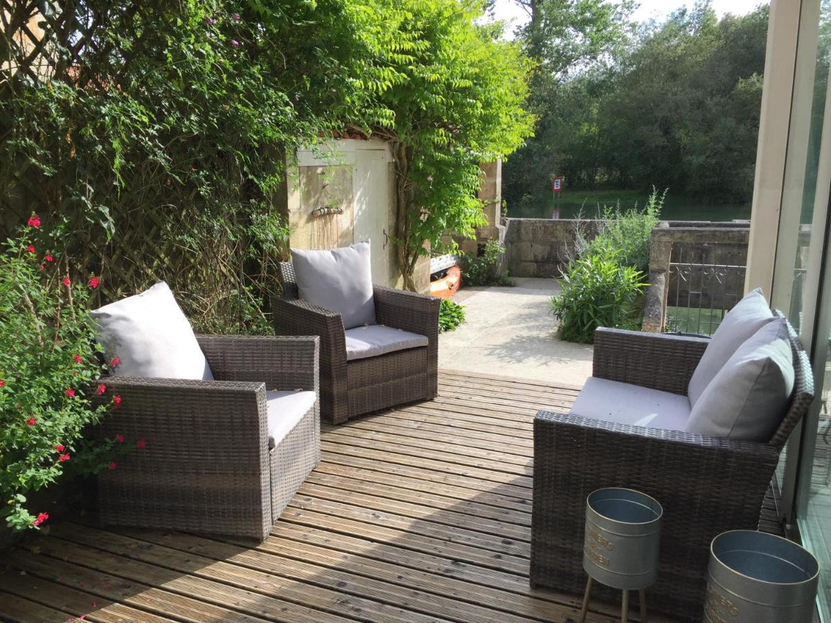 De Charme Et D'Eau Bed & Breakfast Saint-Savinien Room photo